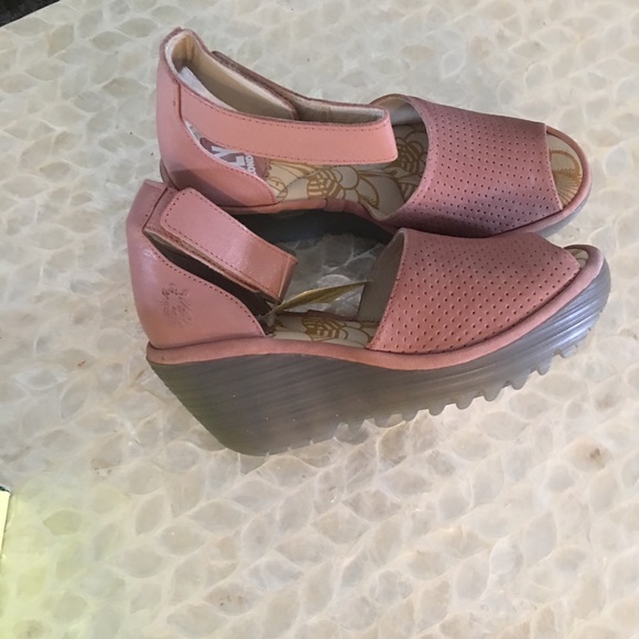 Fly London shoes - Picture 3 of 7